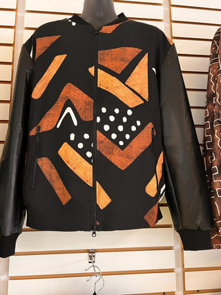 Boombers mixte disponible en trois couleurs. Manche en simili cuir et doublure en soie idéale pour les température moins fraîche. Élégant et distingués